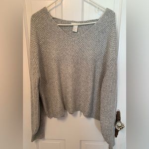 H&M V Neck Cropped Sweater